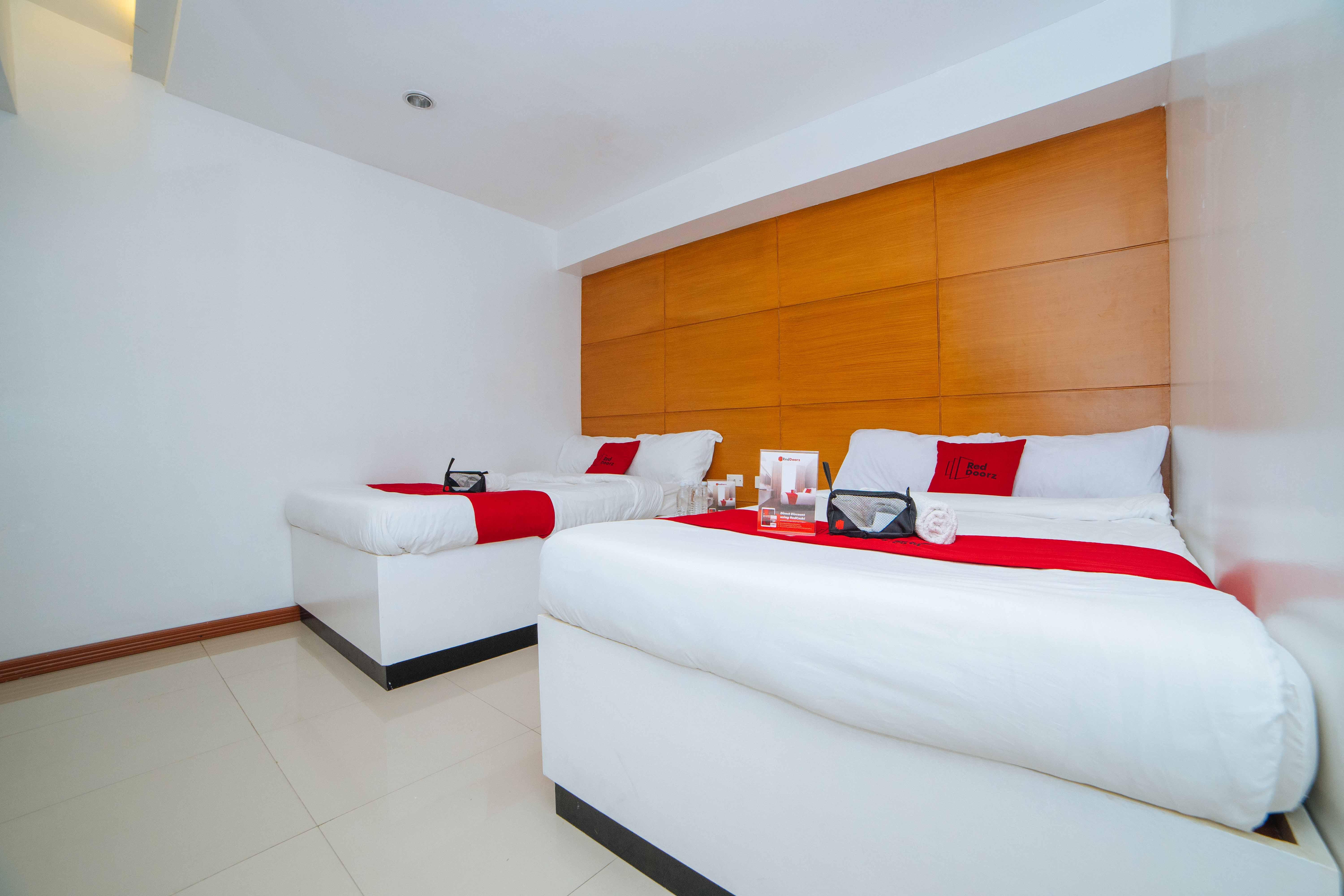 Reddoorz Near Bambang Station Hotell Manila Eksteriør bilde