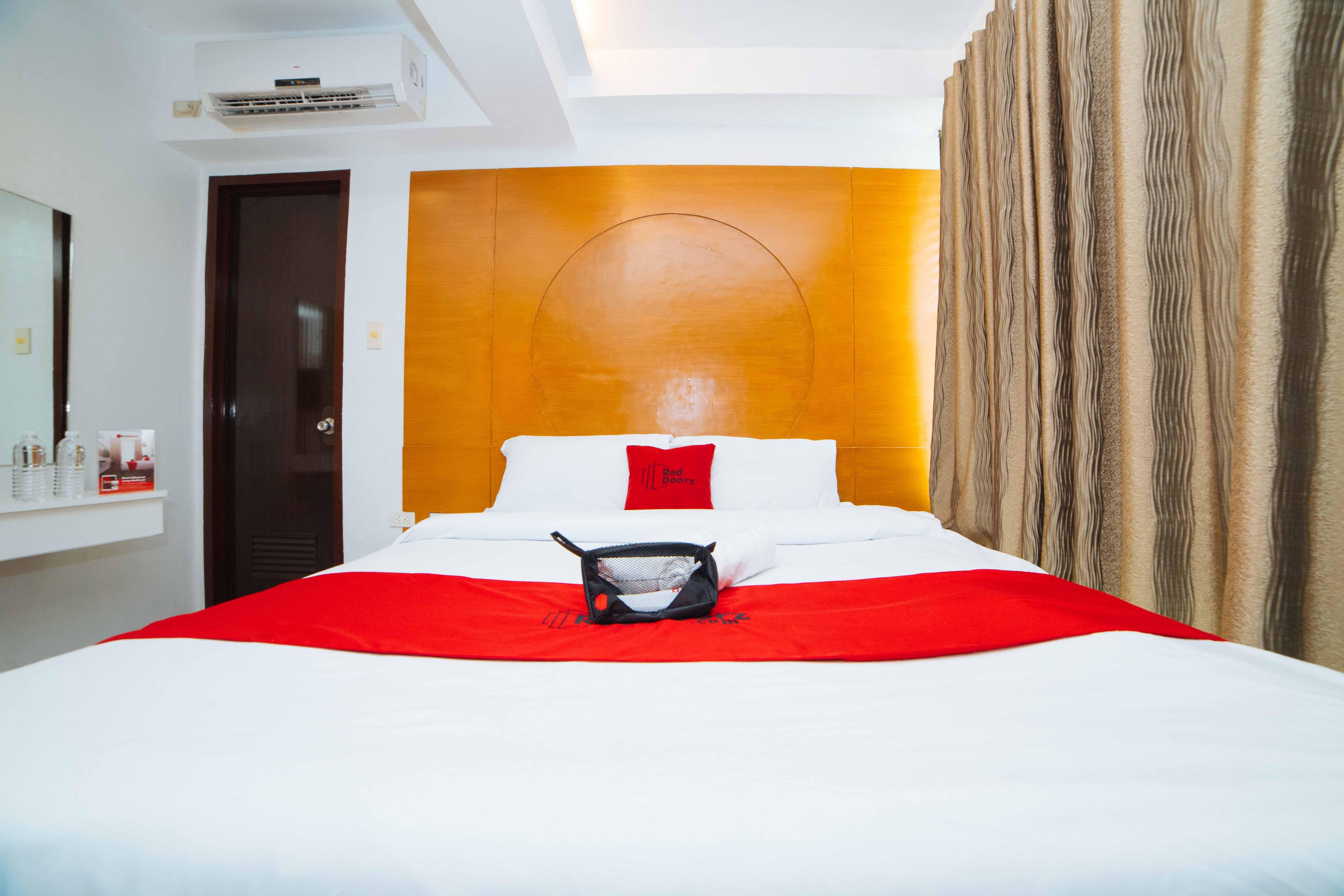 Reddoorz Near Bambang Station Hotell Manila Eksteriør bilde
