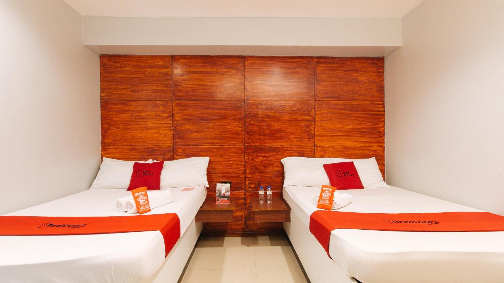 Reddoorz Near Bambang Station Hotell Manila Eksteriør bilde