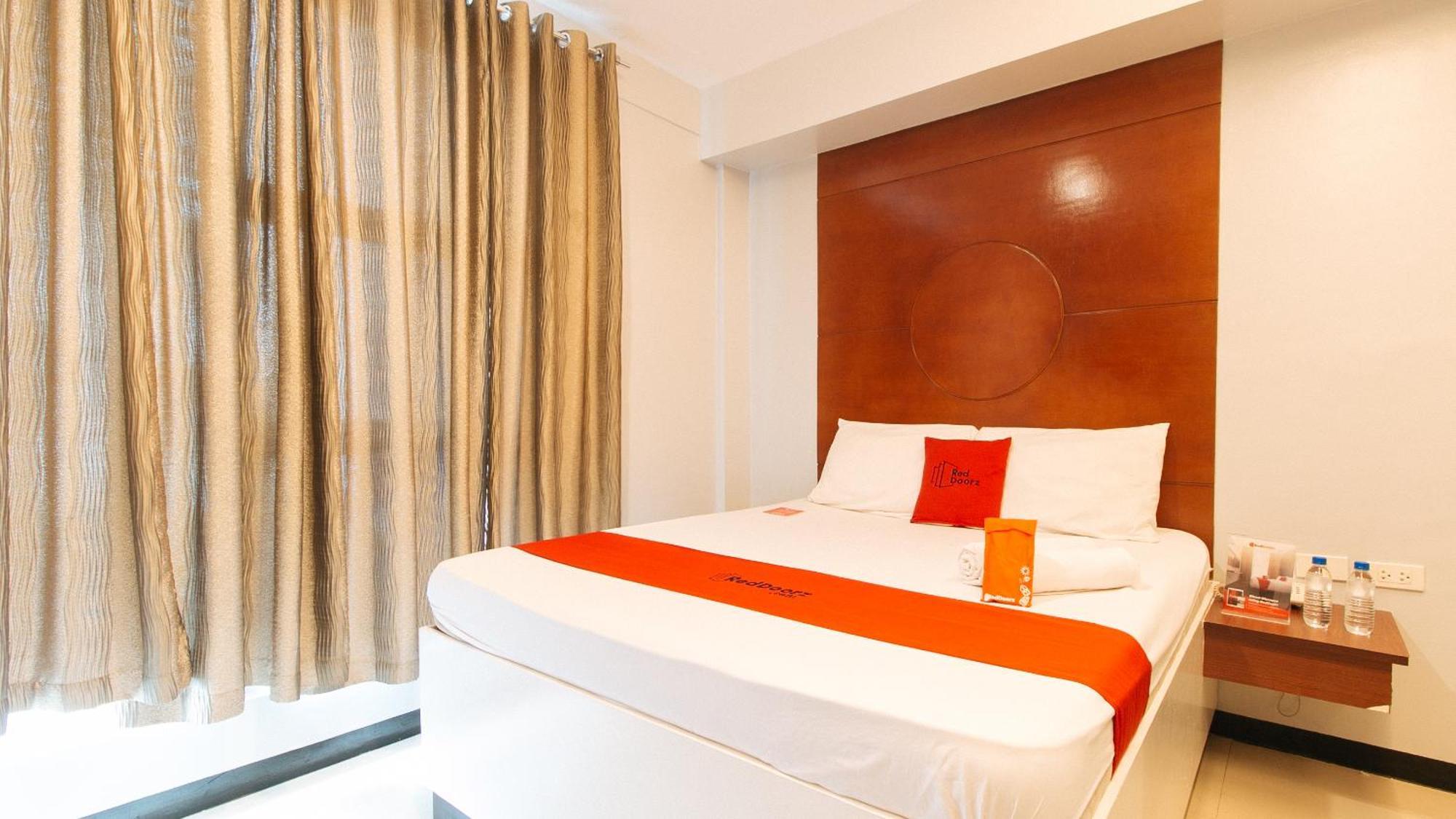 Reddoorz Near Bambang Station Hotell Manila Eksteriør bilde