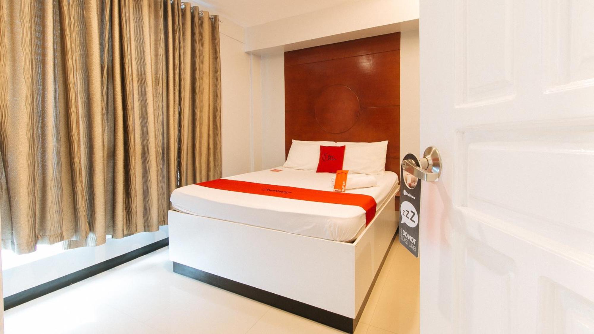 Reddoorz Near Bambang Station Hotell Manila Eksteriør bilde