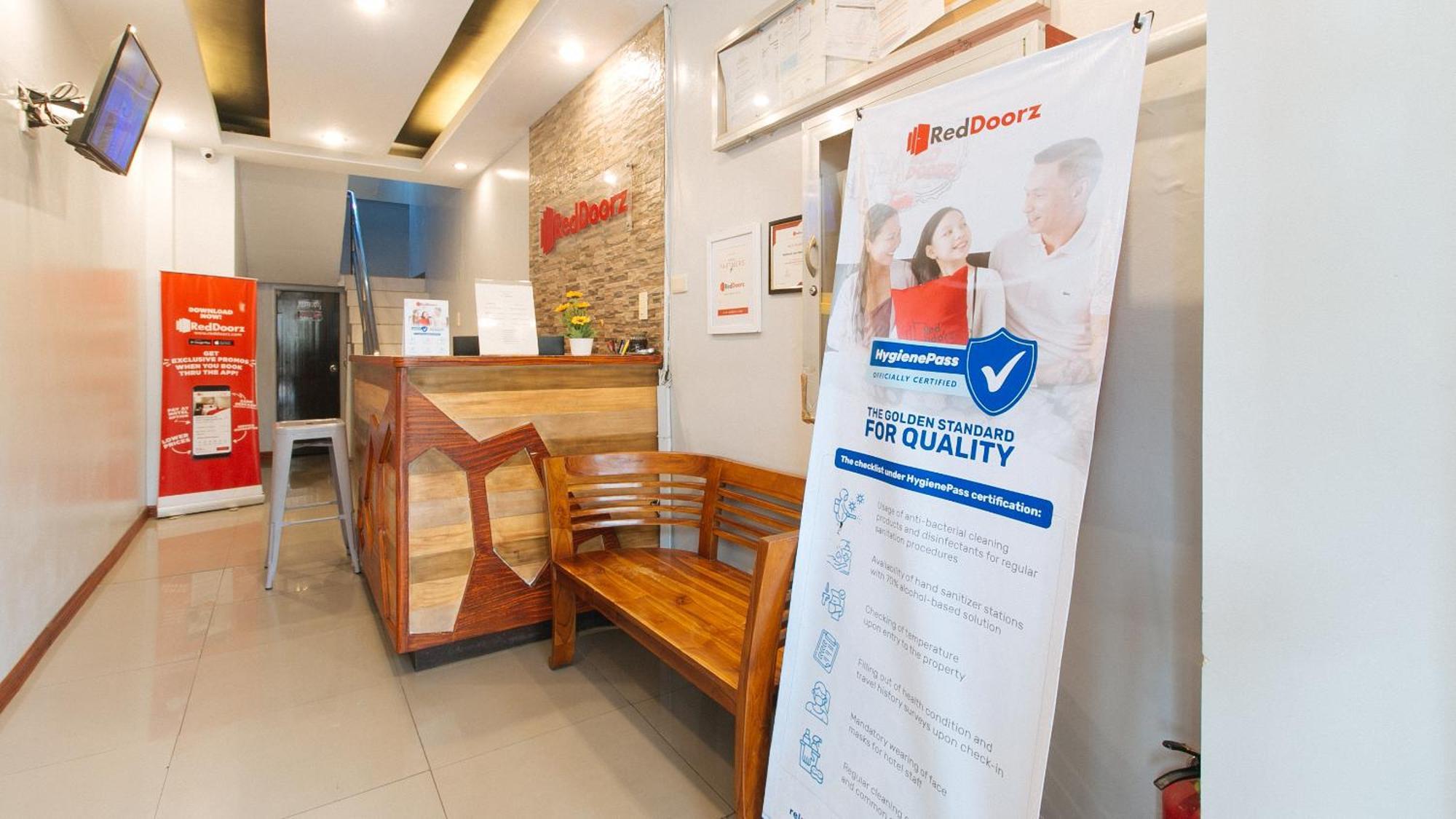 Reddoorz Near Bambang Station Hotell Manila Eksteriør bilde