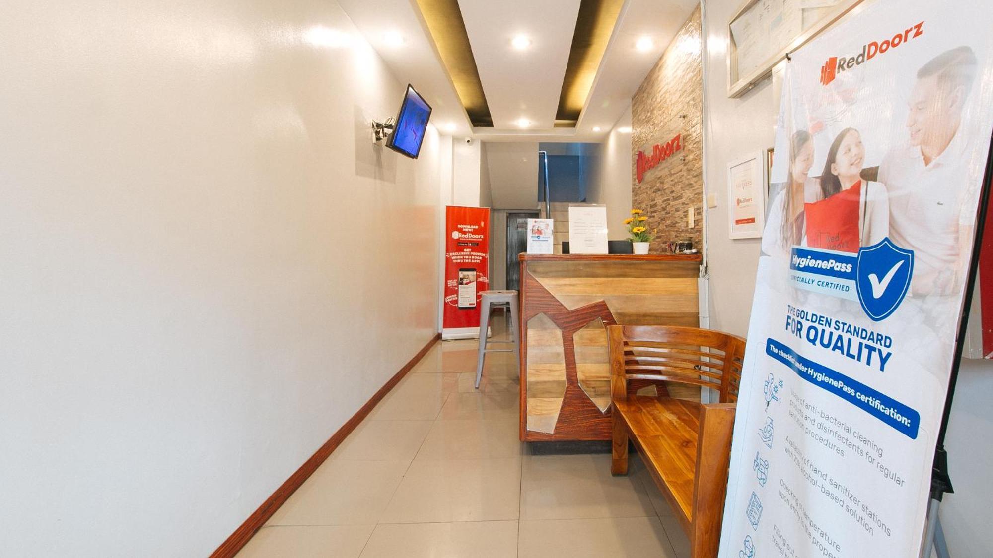 Reddoorz Near Bambang Station Hotell Manila Eksteriør bilde